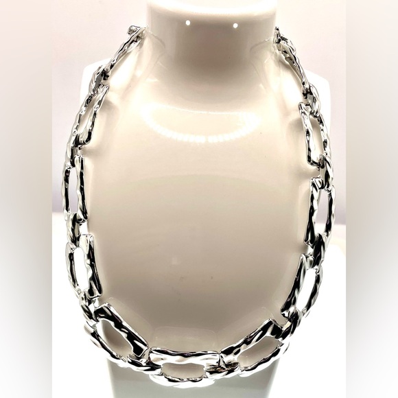 Silver Tone Necklace Choker With Large Shiny Rectangular Links Chunky Bold - Picture 8 of 8